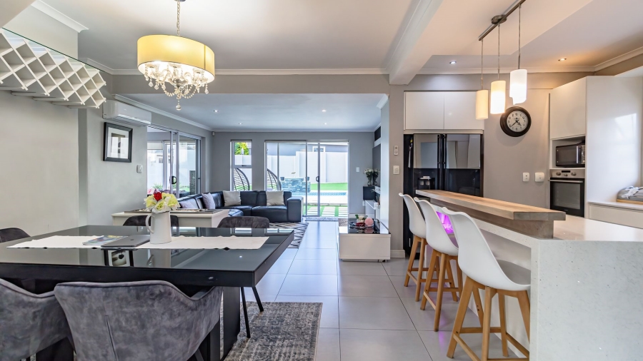 4 Bedroom Property for Sale in Dennegeur Western Cape